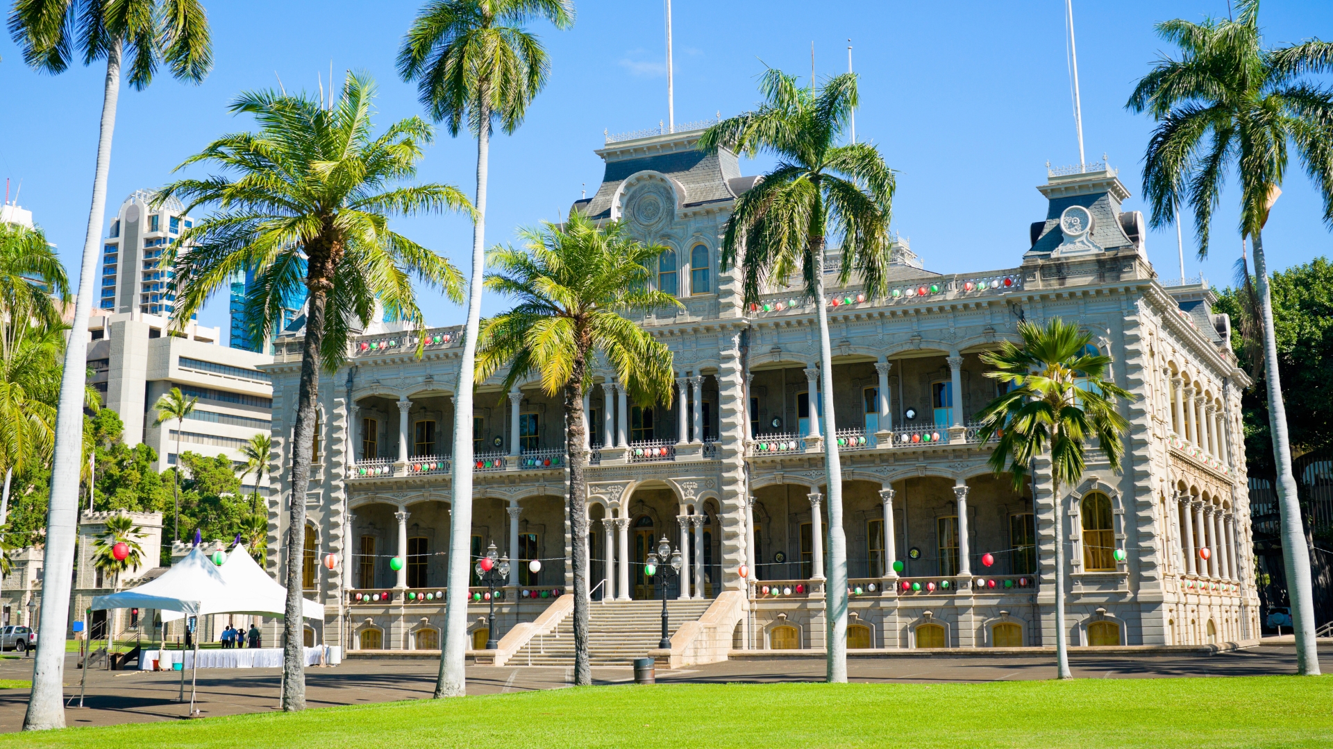 Iolani Palace - Downtown Honolulu - Historical Landmark